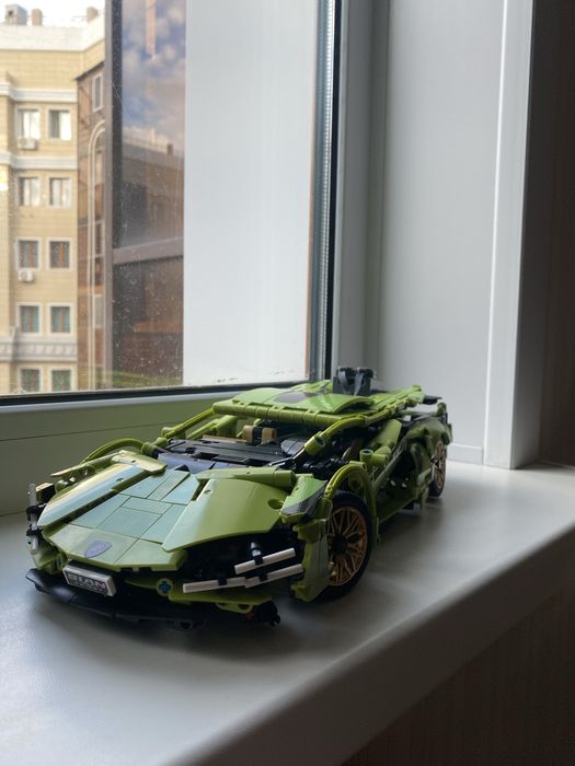 Продам лего машину ламборгини
