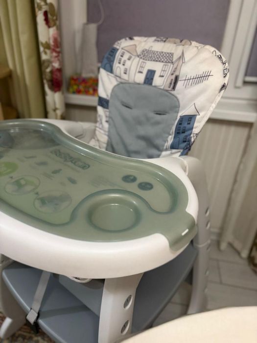 Детский стол в хорошем состояний