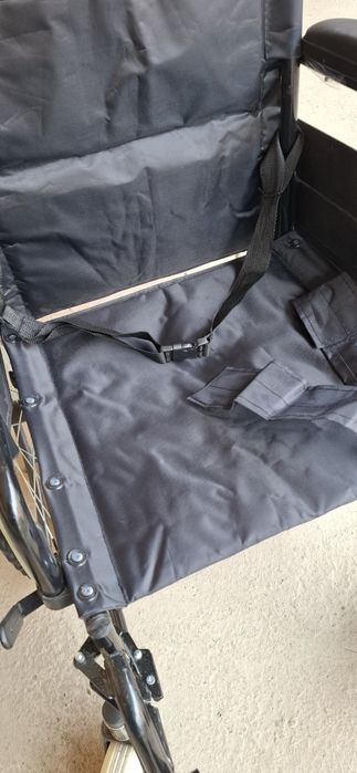 Ногиронлар аравачаси сотилади.