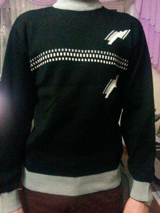 Продам пуловер мужской