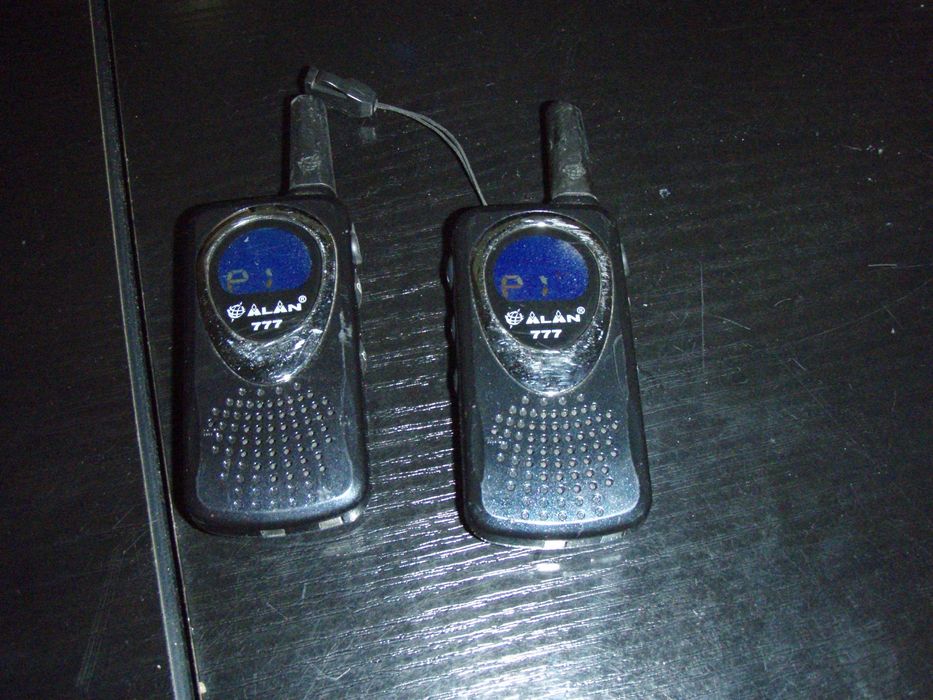 Set doua statii walkie talkie Midland ALAN 777 + dock si incarcator