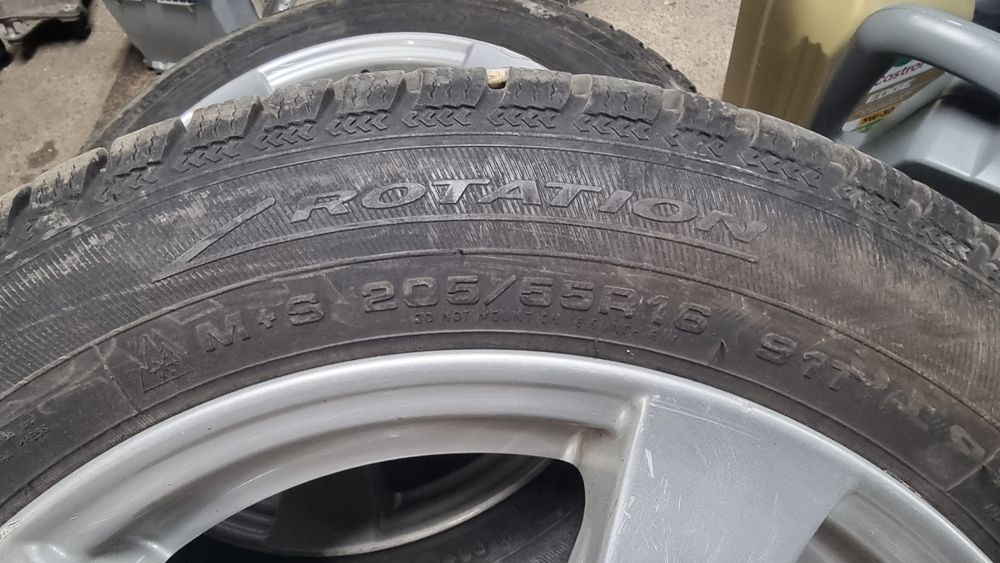 16" джанти с почти нови зимни гуми