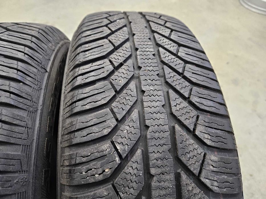 4 Anvelope IARNA 195.65.15 'Semperit' ; stare foarte buna