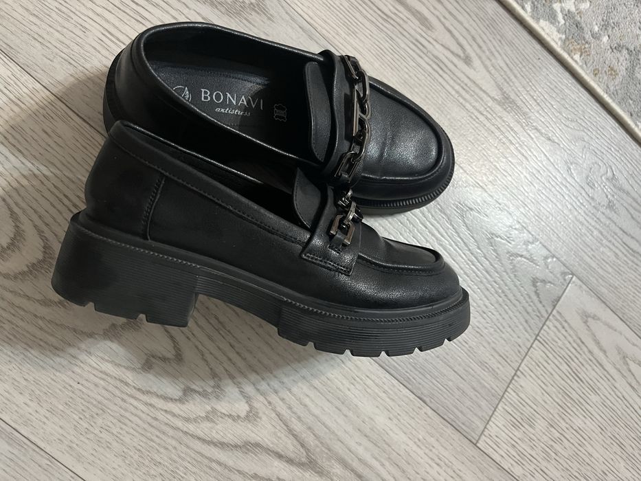 Продам туфли в школу