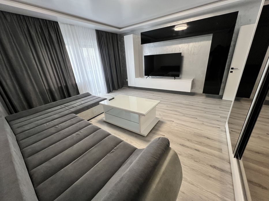 Propietar  doua camere decomandat  cu loc de parcare  si centrala