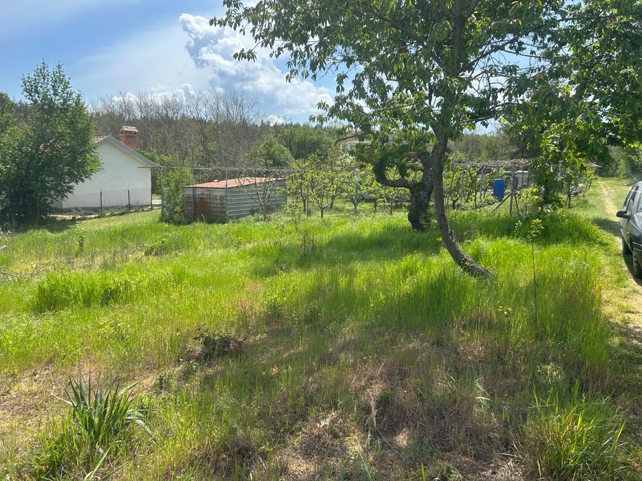 Дворно място на язовир Копринка