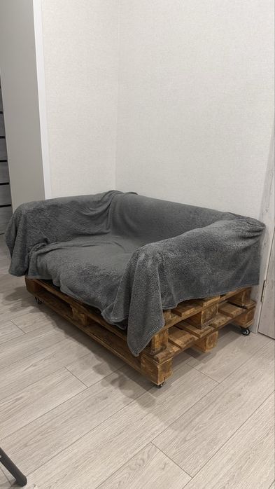 Диван из паллет бесплатно