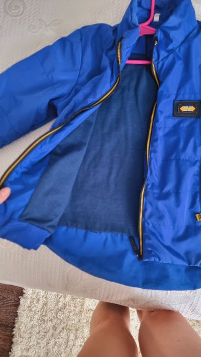 Курточка на 3-5лет