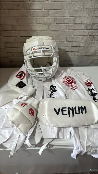 Продам костюм venum