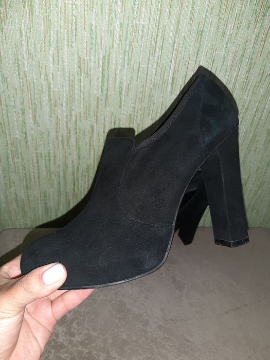 Продам туфли замшевые р. 39