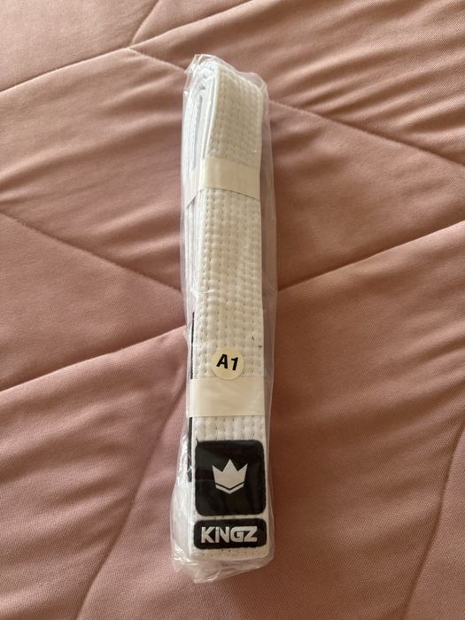 Продам кимоно Kingz