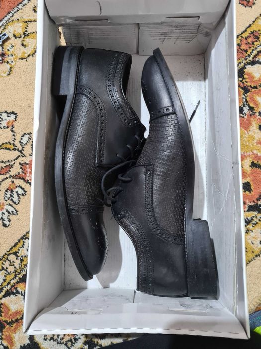 Pantofi de piele