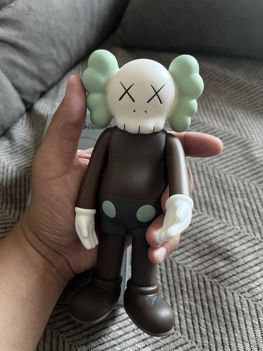 Декоративные фигурки KAWS