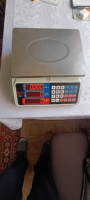 Продам торговые весы.