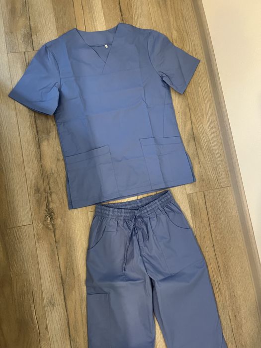 3 Costume medicale si 2 halate