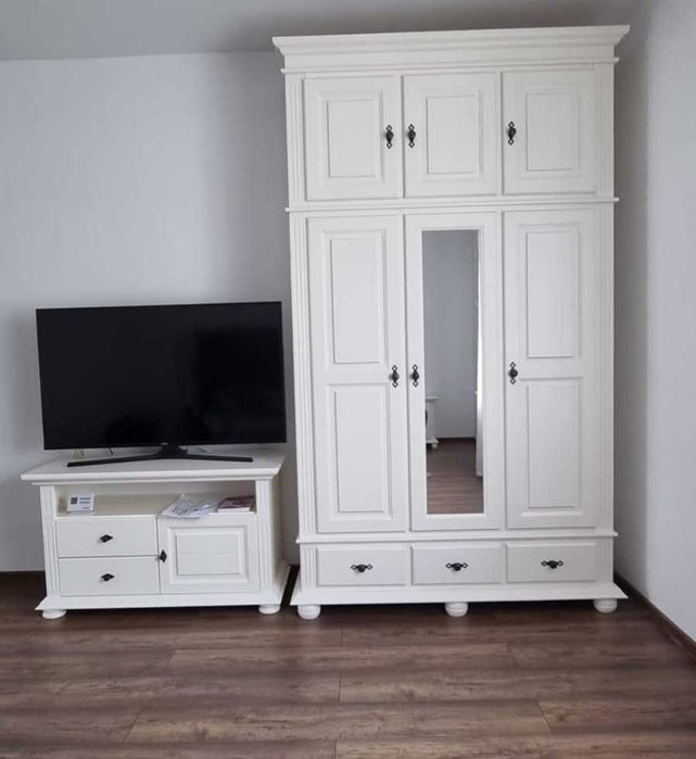 Comoda TV din lemn masiv Mona mica, 110×65×45 cm