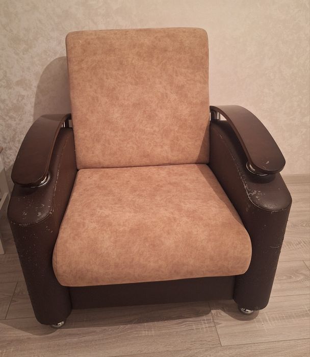 Продам кресло в хорошем состоянии