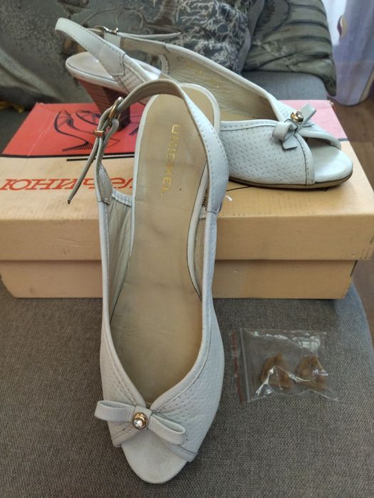 Новые туфли 39 размер  .