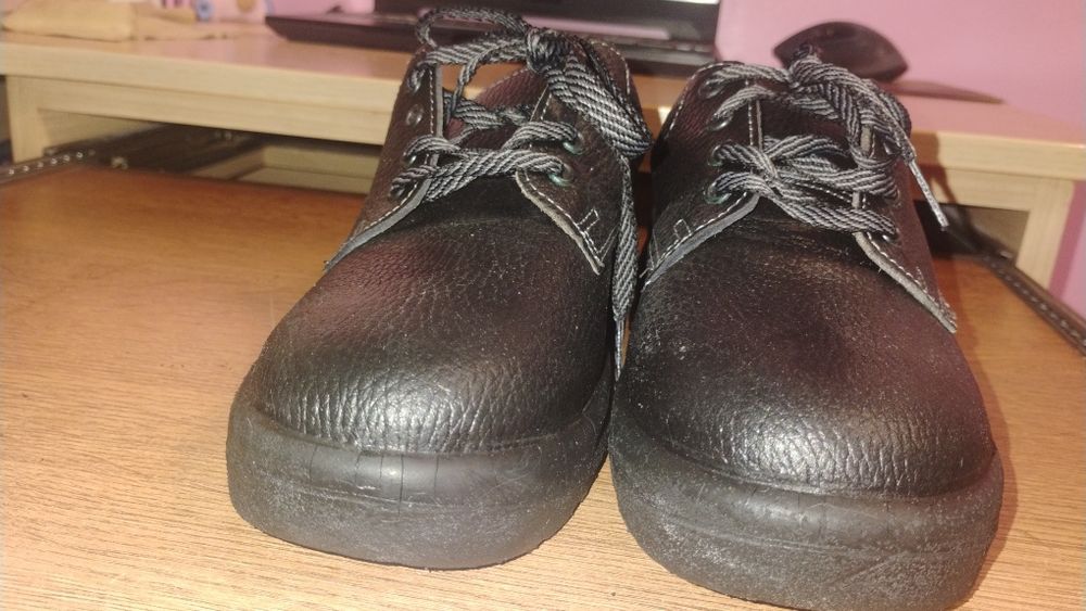 adidași Astra din piele marimea 38