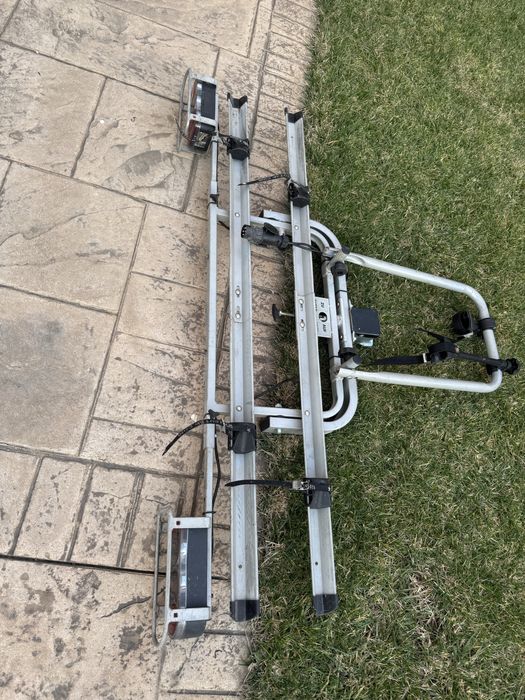 Vand suport biciclete pe carlig pentru 2 biciclete cu instalatie