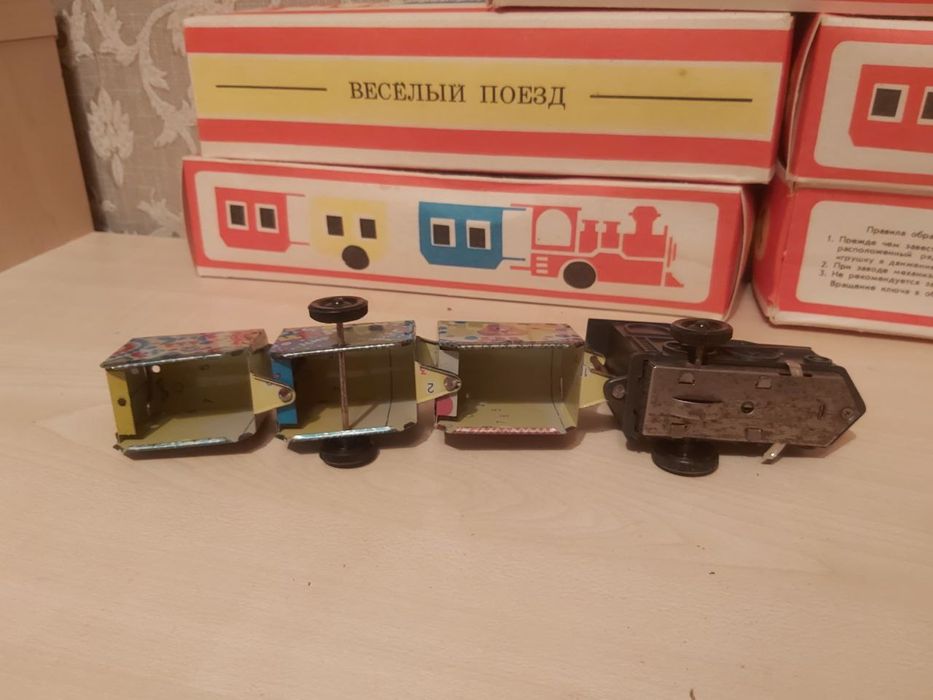 Паровозики, новые СССР.