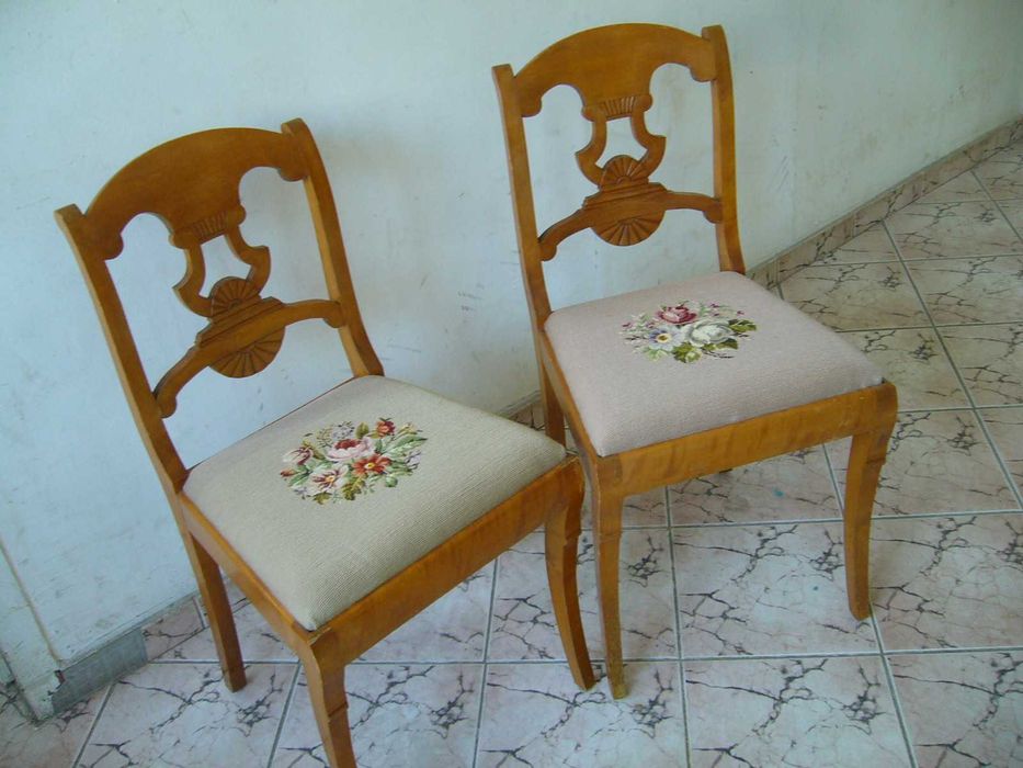 Старинни Двойки Столове - Големи Намаления !