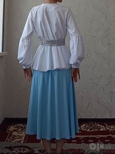 Yangi oq kofta va yubka