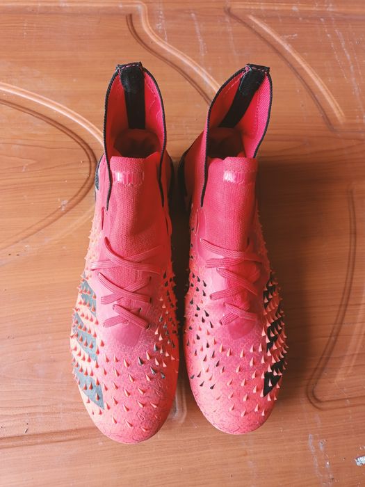 Бутсы футбольные