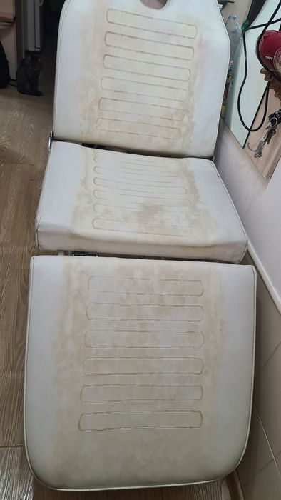 Срочно продам кушетка косметологич.
