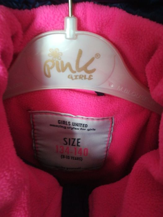 Продам демисезонную куртку на девочку