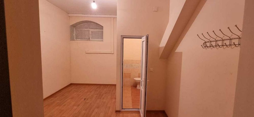 Продаётся цокольный этаж в элитном доме по улице Есет Батыра