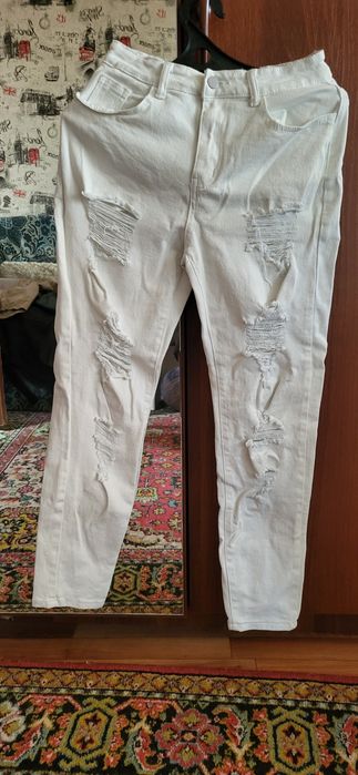 Продам джинсы летние женские