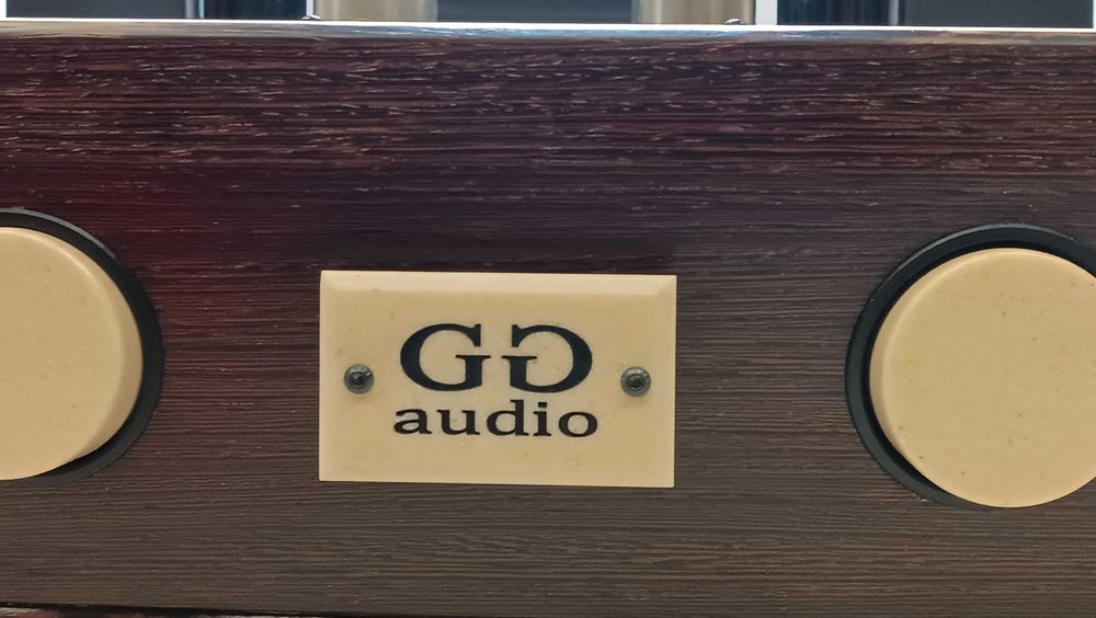 Само с поръчка! Лампов усилвател Queen Alpha 300B