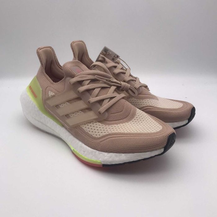 Оригинални мъжки обувки  ADIDAS ULTRABOOST 21  размер EU42