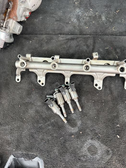 Бензинови дюзи Audi 1.8 TFSI CDH двигател