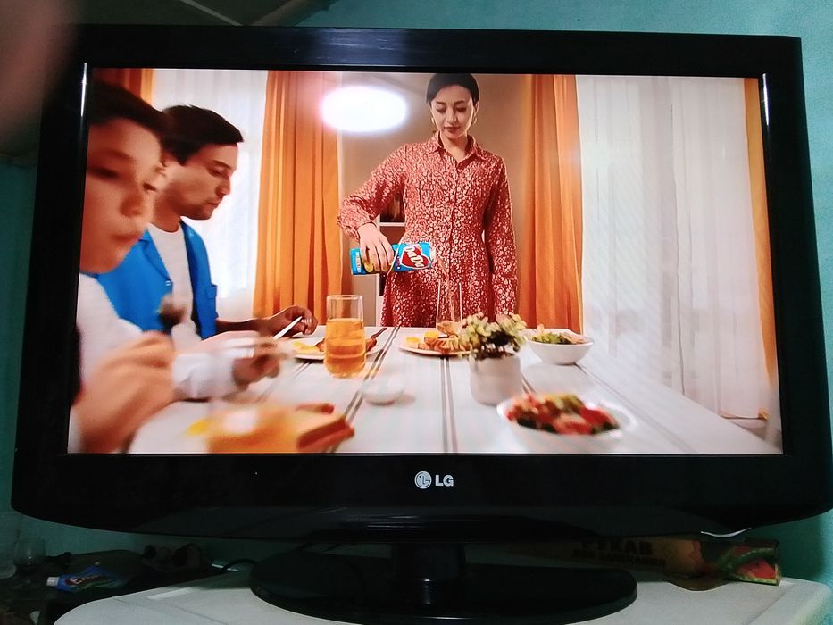 Телевизор LG с пульт