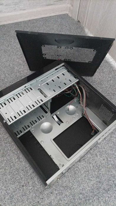 Продается корпус Delux не дорого