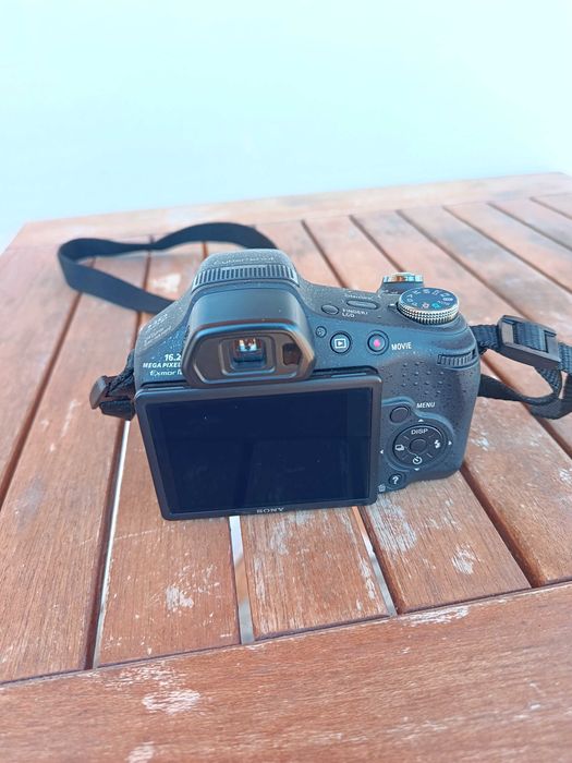 Sony Cyber-shot DSC-HX100V / 30x Zoom / Full HD