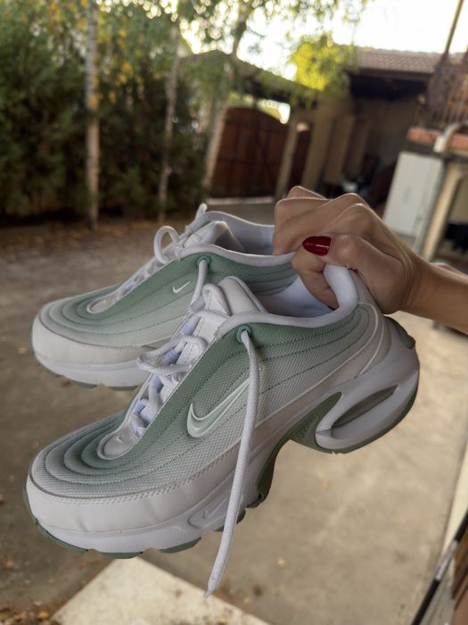Маратонки Nike като нови