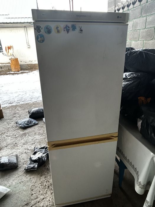 Продам холодильник
