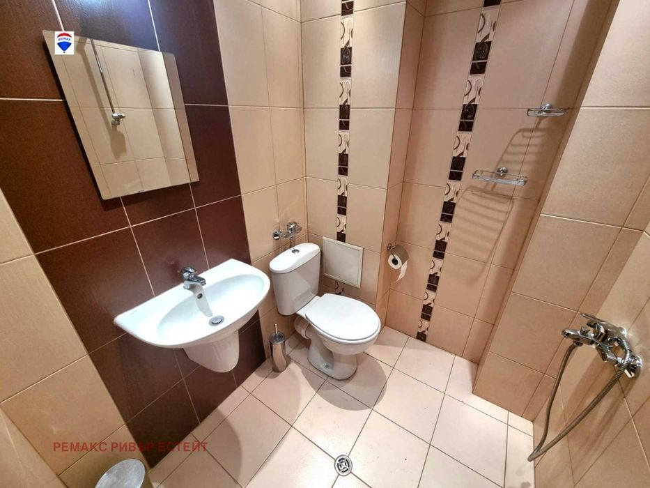 Продава се Тристаен апартамент в Русе, Възраждане - 86 кв.м за 1062 €/кв.м - Снимка #11