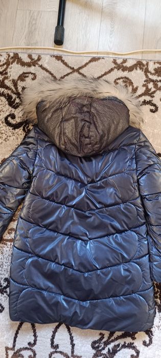 Продам зимний пуховик на девочку