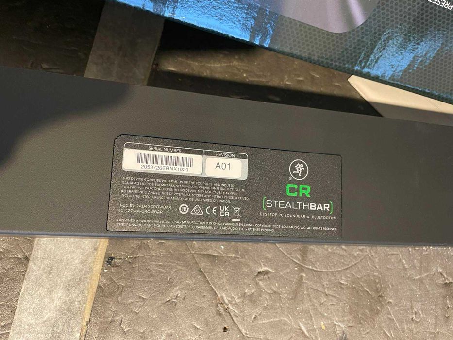 продавам  Mackie CR StealthBar