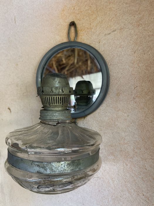 Lampa  pe petrol.