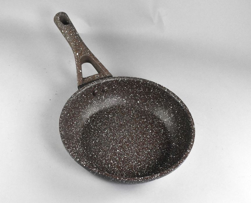 Тиган с незалепващо покритие 18см