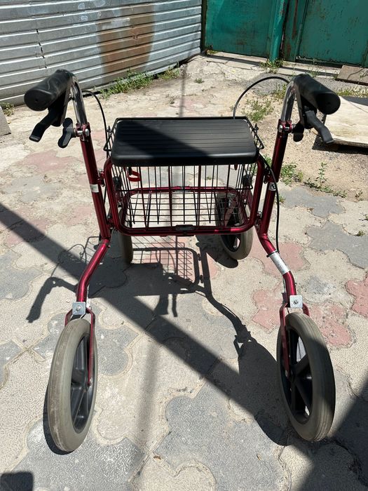 Ходунки - каталка для пожилых людей