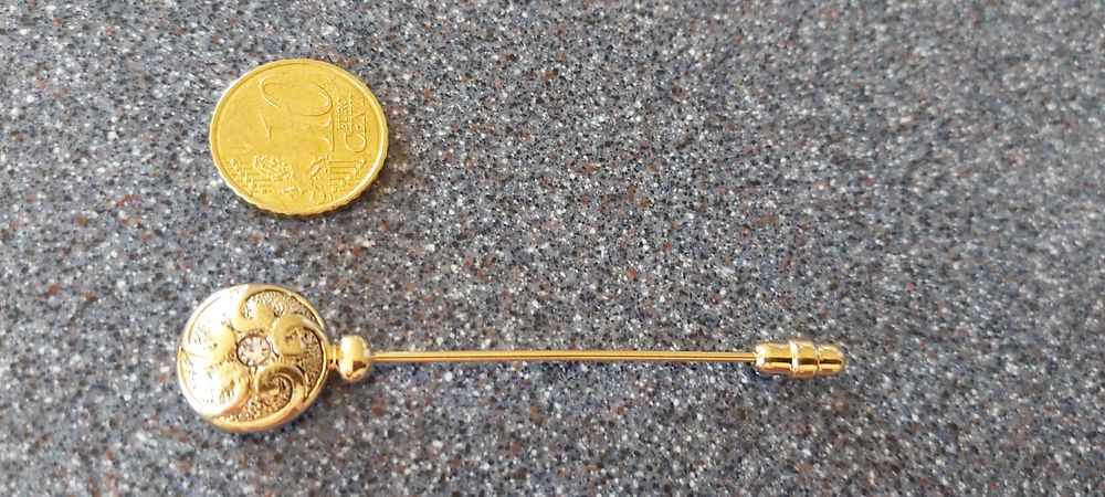 Старинна антикварна златна/18  кар.позлатена немска игла с брилянти