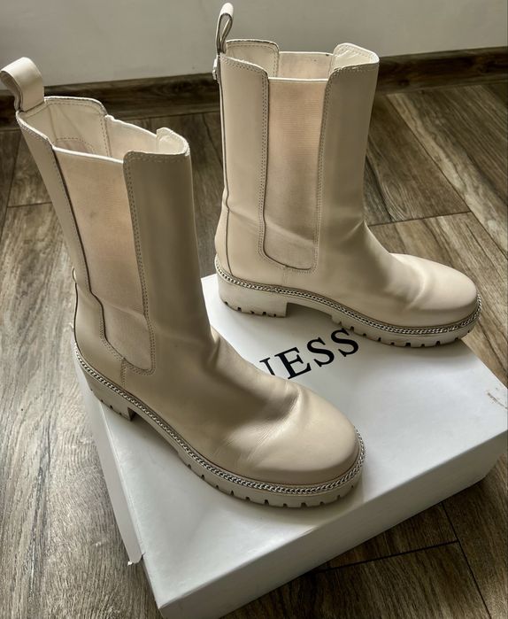 Уникални кожени боти Guess