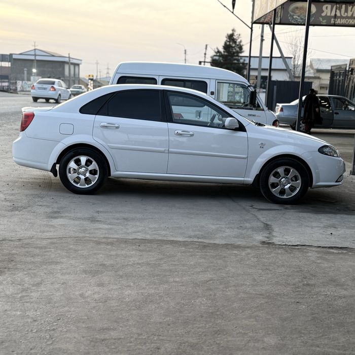 Lacetti Gentra 2014 Tiniq ideal