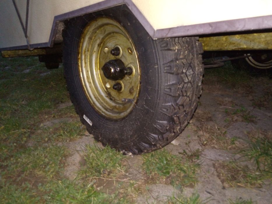 Продавам ремарке палатка без регистрация нови гуми спирачки супер съст